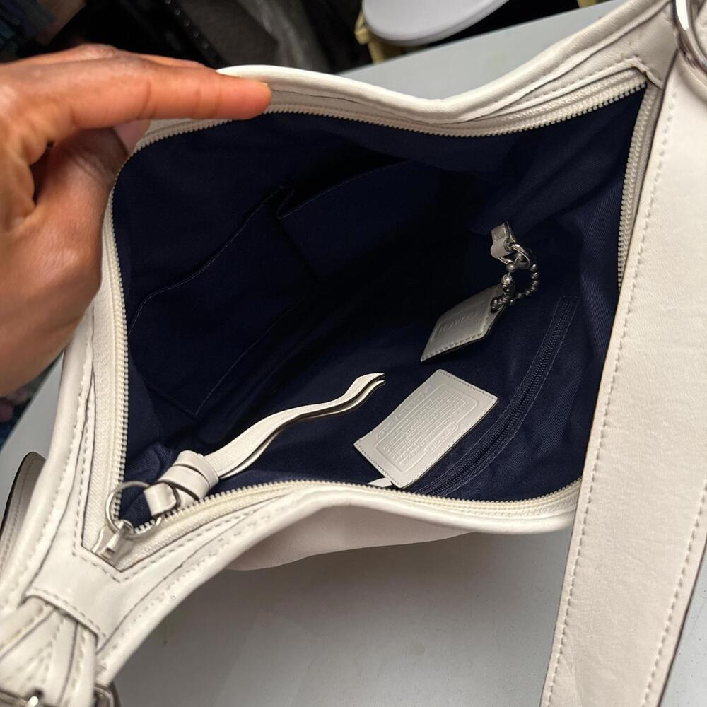Vintage Coach two tones coquette crossbody/shoulder bag - Picture 7 of 8